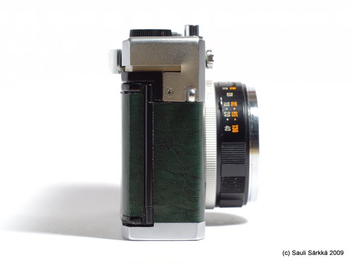 DSC_9256b.jpg - Olympus 35 RC in deep green leatherette