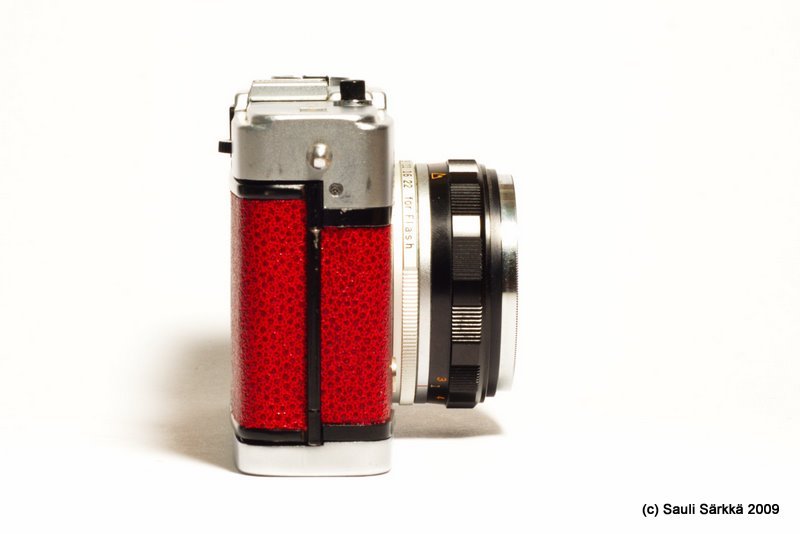 DSC_0622b.jpg - Olympus Trip 35 in red leatherette