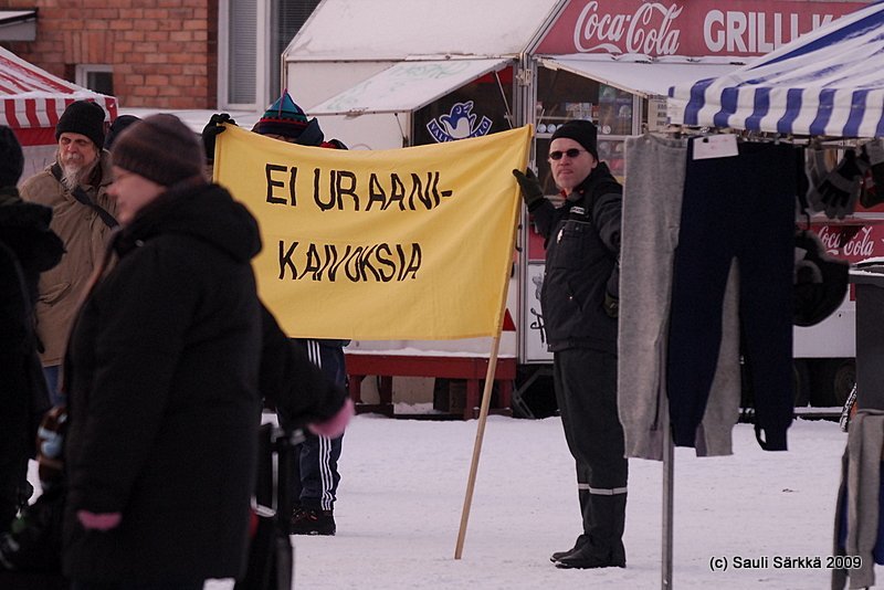 DSC_6768.JPG - 24.1.2009 Oulu, Finland: A really against nuclear power.