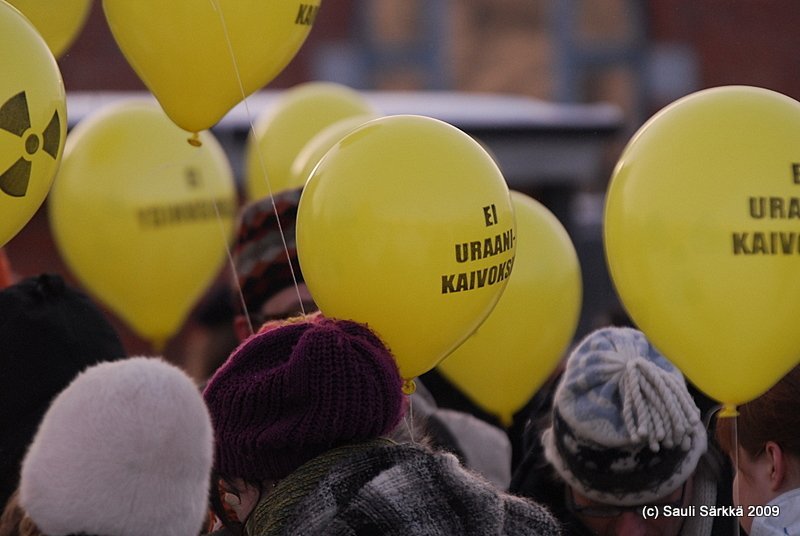 DSC_6982.JPG - 24.1.2009 Oulu, Finland: A really against nuclear power.