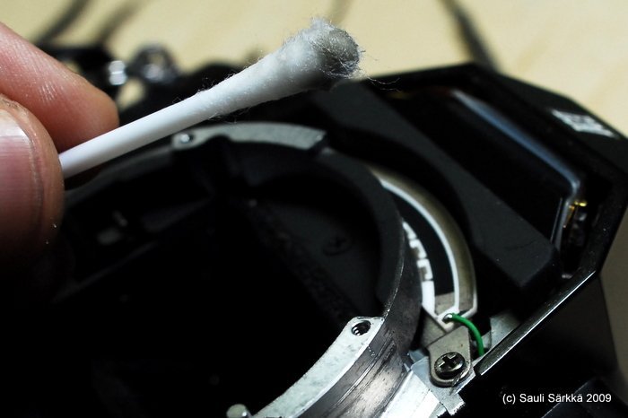 DSC_5907.JPG - Nikon EM: AI coupling resistor oxidation removed.